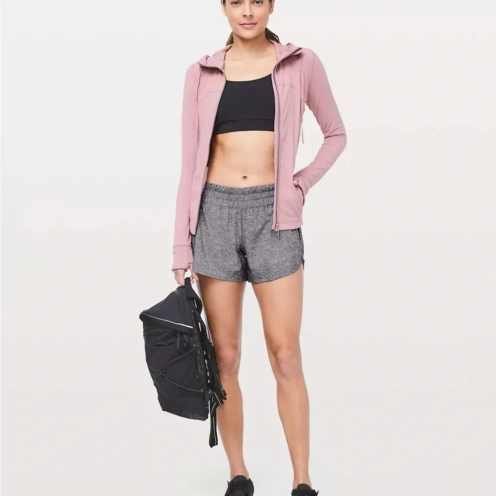 Lululemon Tracker Low-Rise Lined Short 4" 6